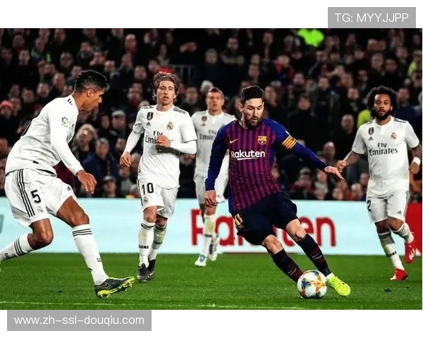 西甲争冠格局胶着,巴萨7连胜领跑,皇马紧随其后。